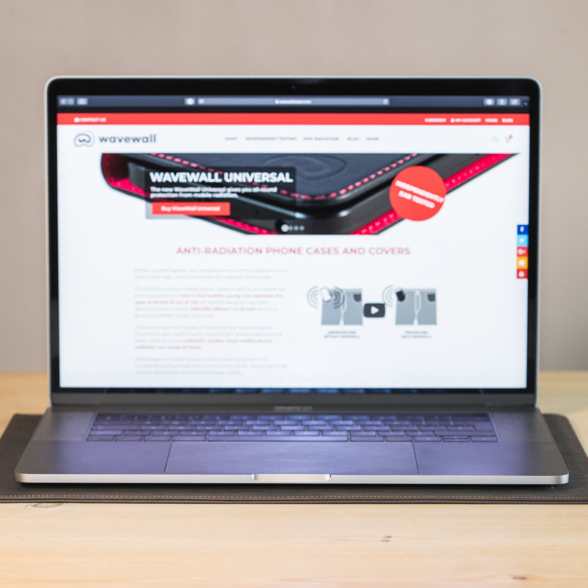 WaveWall Pad - Protective Shield for laptops — in use