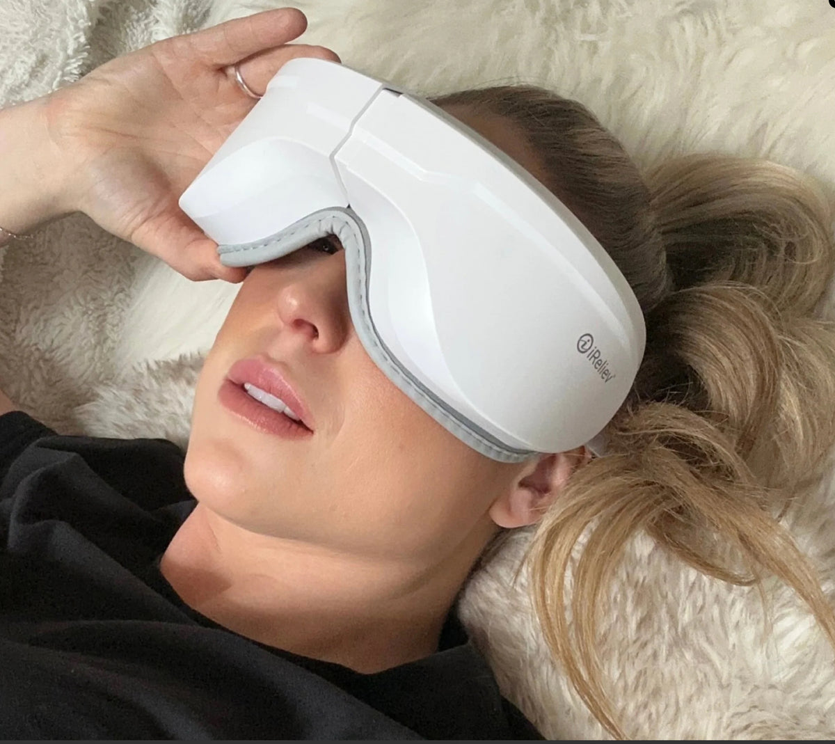 iReliev Relaxable Eye Massager with Heat — product photo 6