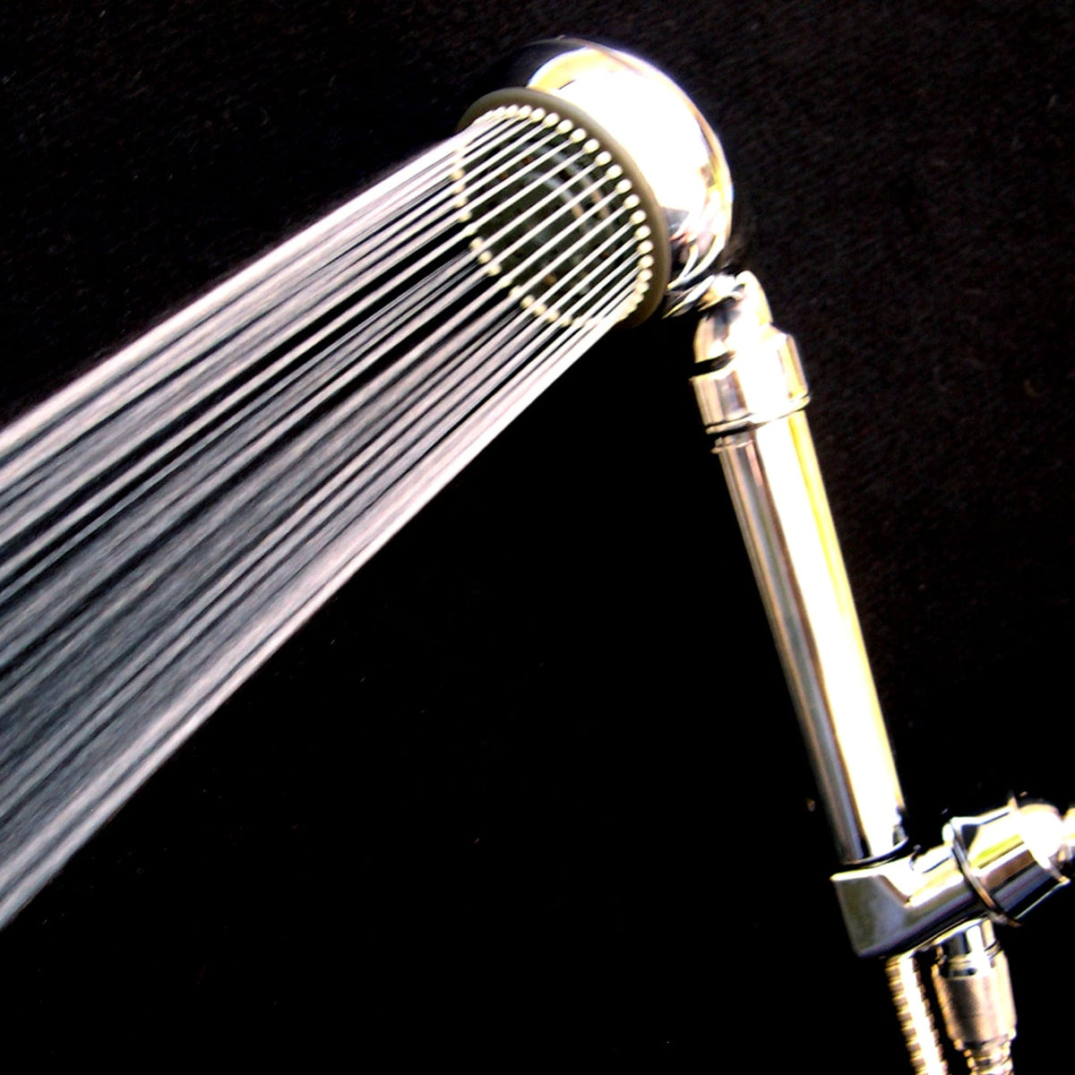 SPRITE ROYALE 5-SPRAY HAND-HELD SHOWER FILTER — in use